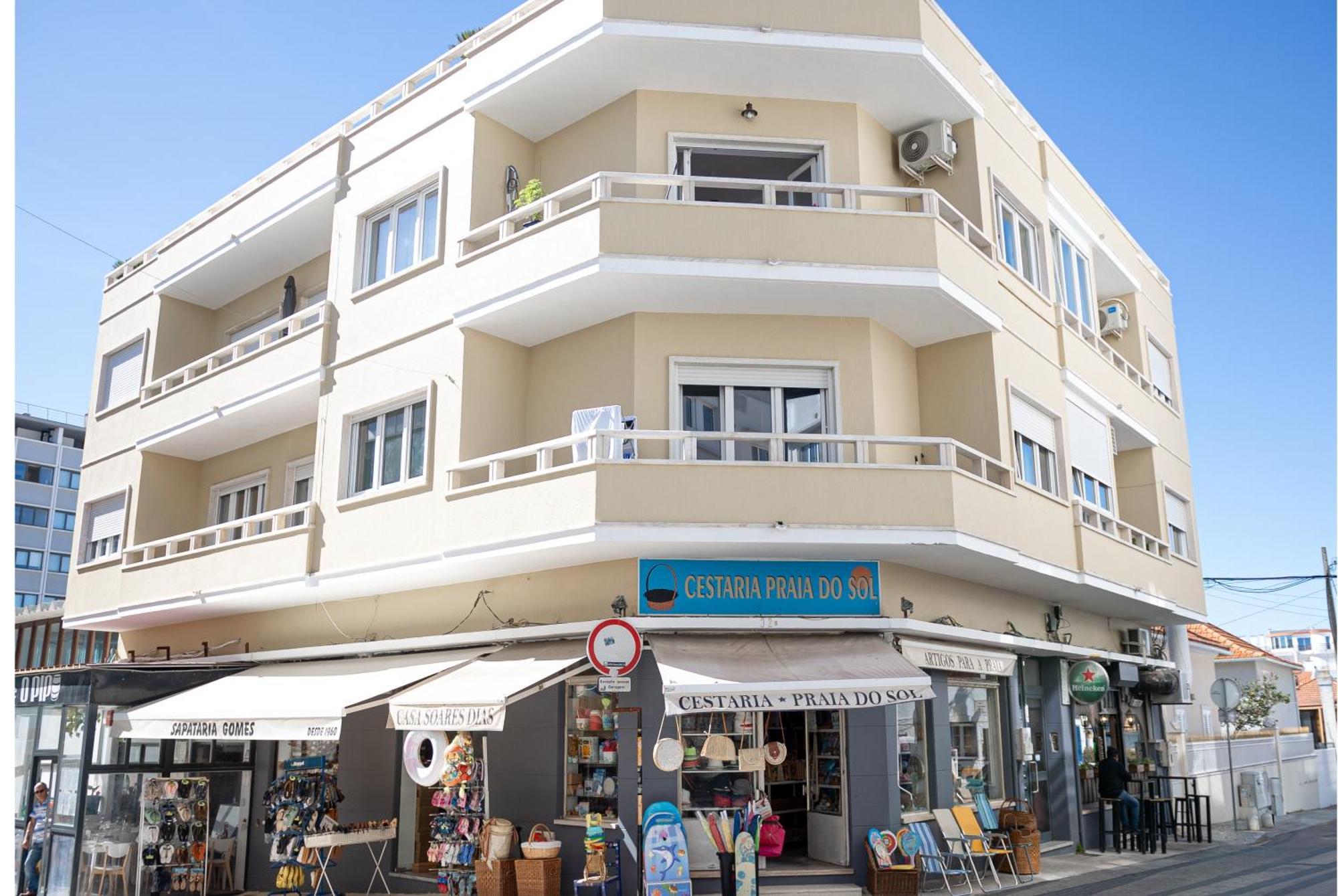 Capitao Ribeiro Surf House Apartment Costa da Caparica Exterior photo